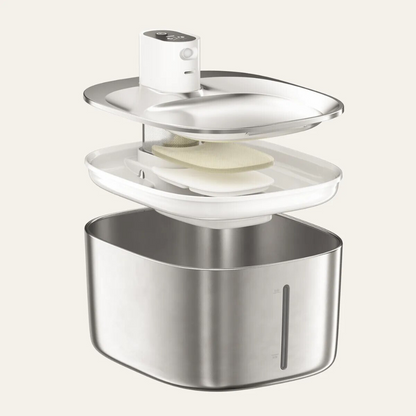 KattBrunn – Tyst och trådlös fontän för friskt vatten