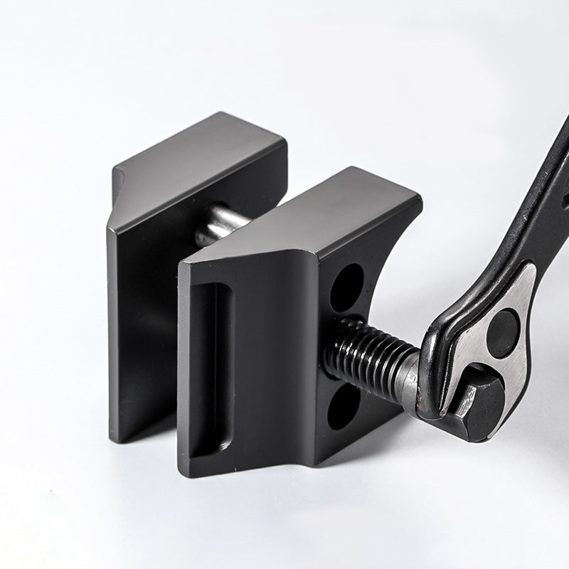 FixLossa – Kraftfull lossning av fastsittande bildelar